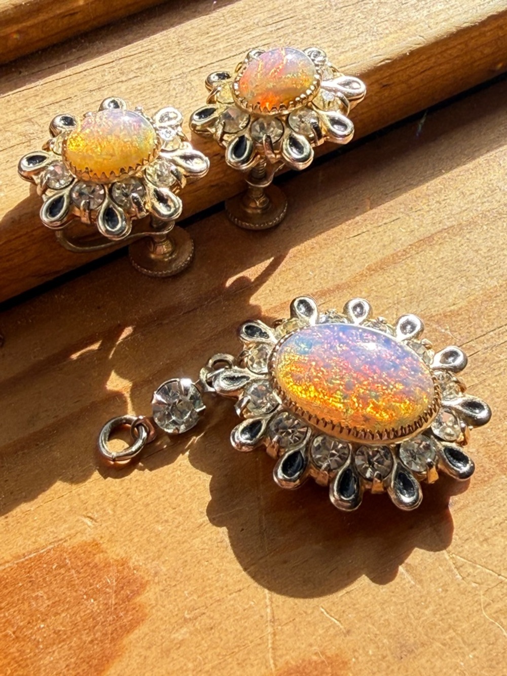 Opalescent Oval Pendant and Screw back Earring Set - Iridescent Pink and Silver